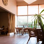 Hi Bordeaux-blanquefort Hostel *