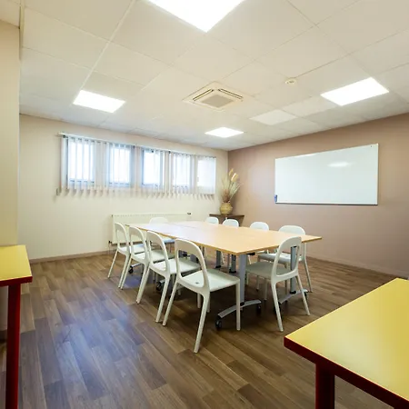 Hi Bordeaux-blanquefort אכסניה *